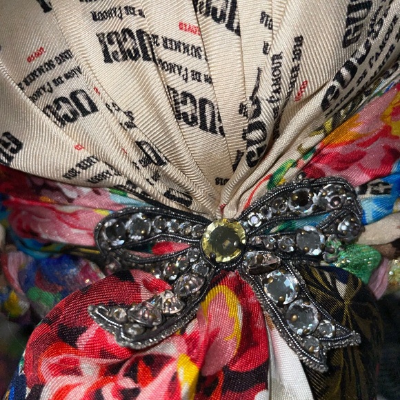 GUCCI INVITE  SIGNATURE SILK YELLOW FLORAL HAT HEAD SCARF W/CRYSTAL BOW RARE - Picture 6 of 14